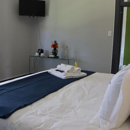 Uzuri Lifestyle Villa Port Saint John's Ngoại thất bức ảnh