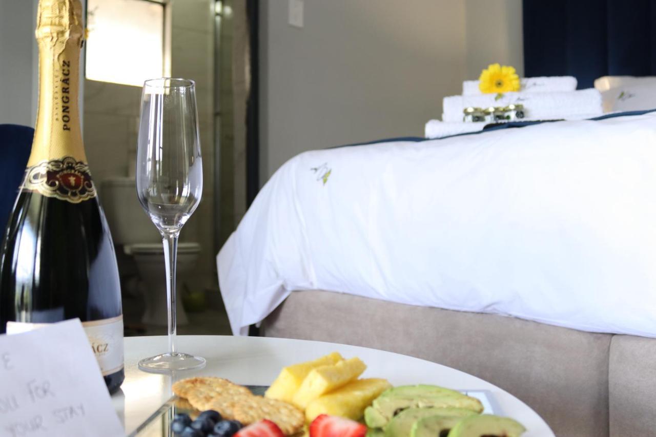 Uzuri Lifestyle Villa Port Saint John's Ngoại thất bức ảnh